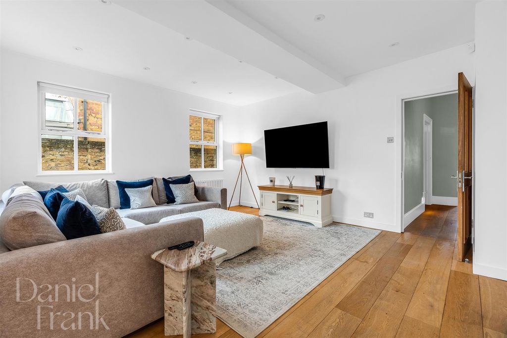 Property photo 3 of 36