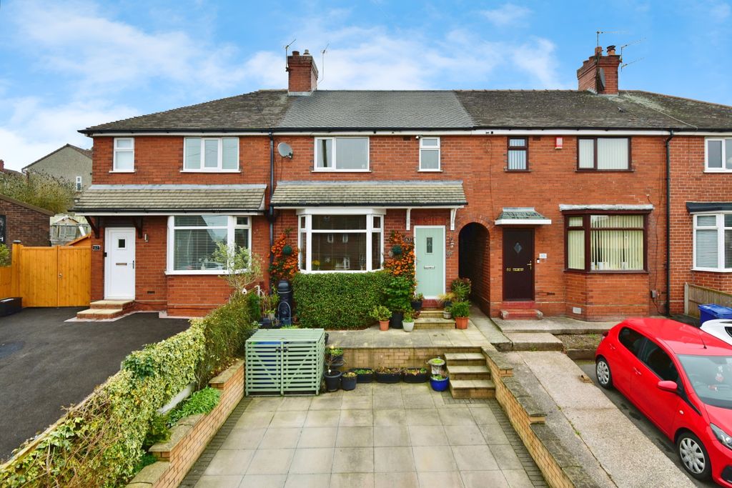 Property photo 1 of 15 Front Garden