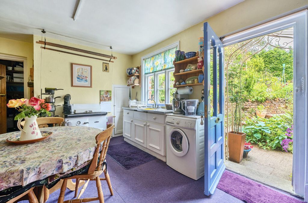 Property photo 3 of 14