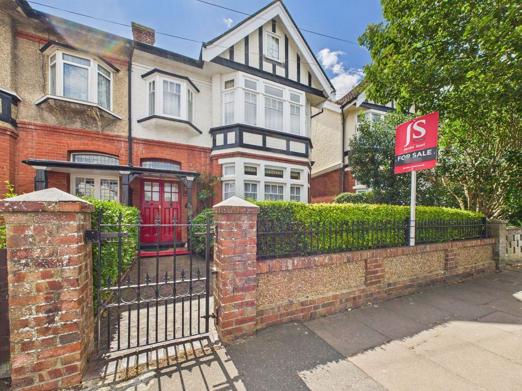 Property photo 1 of 30
