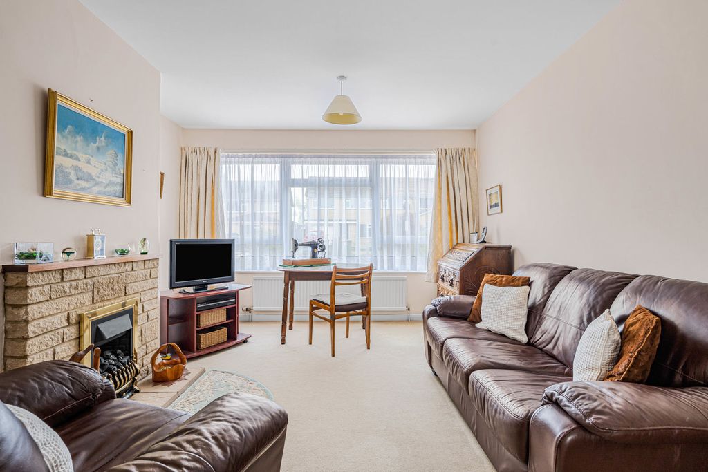 Property photo 2 of 12 Sitting Room