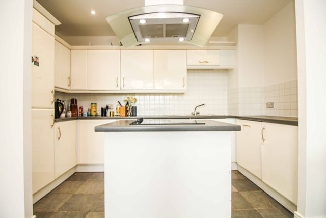 Property photo 3 of 10 Kitchen.Jpg