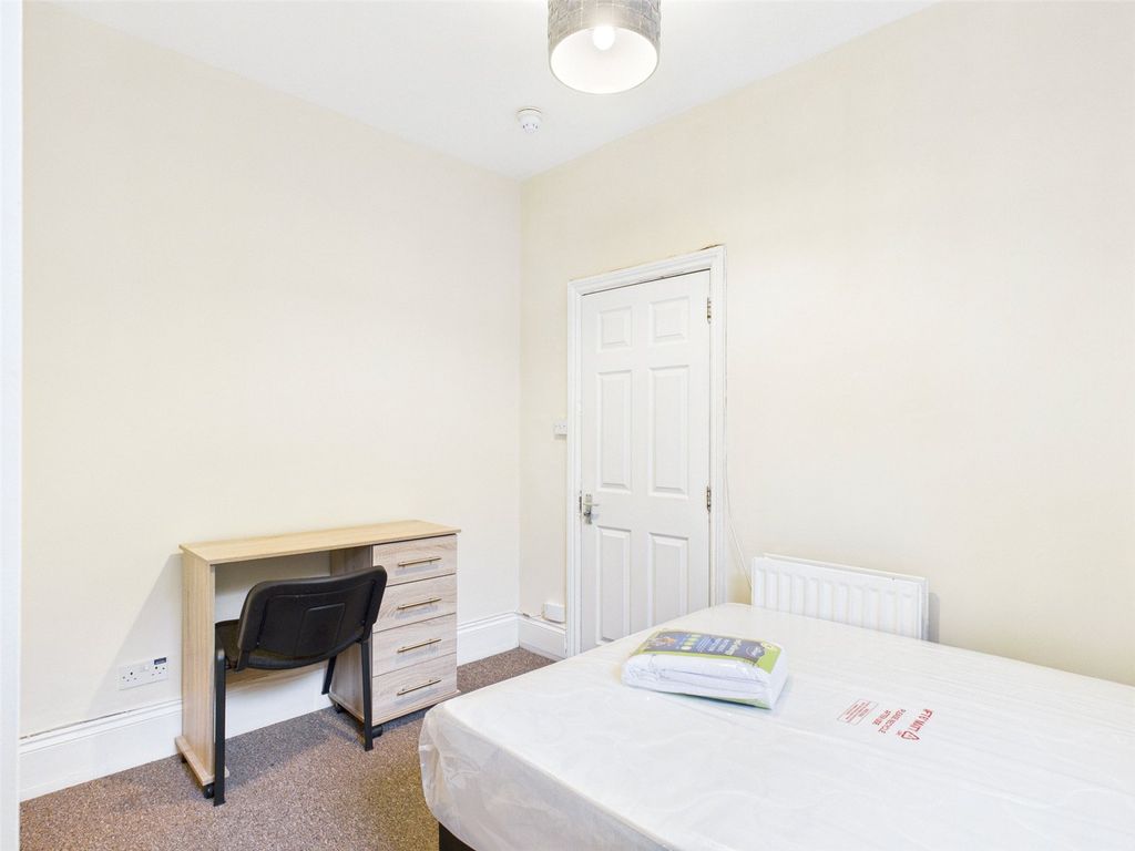 Property photo 2 of 9 Room-To-Rent