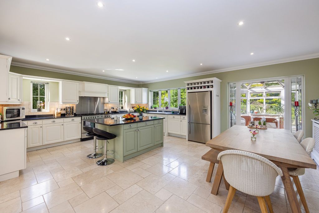 Property photo 3 of 35