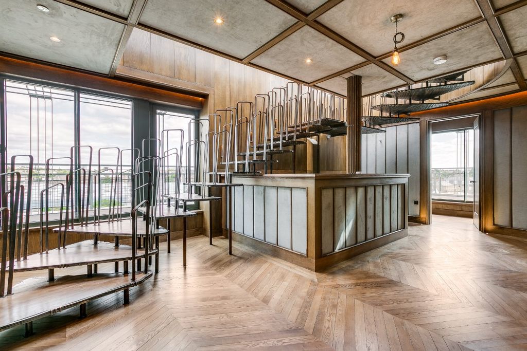 Property photo 3 of 15 Staircase