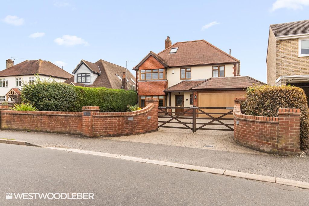 Property photo 2 of 45 Downfieldroad_64.Jpg