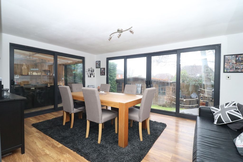 Property photo 3 of 27