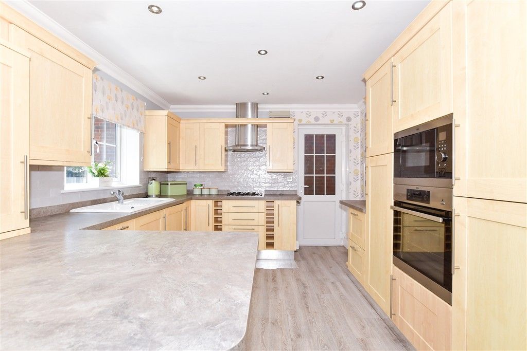 Property photo 3 of 9 Kitchen/Diner