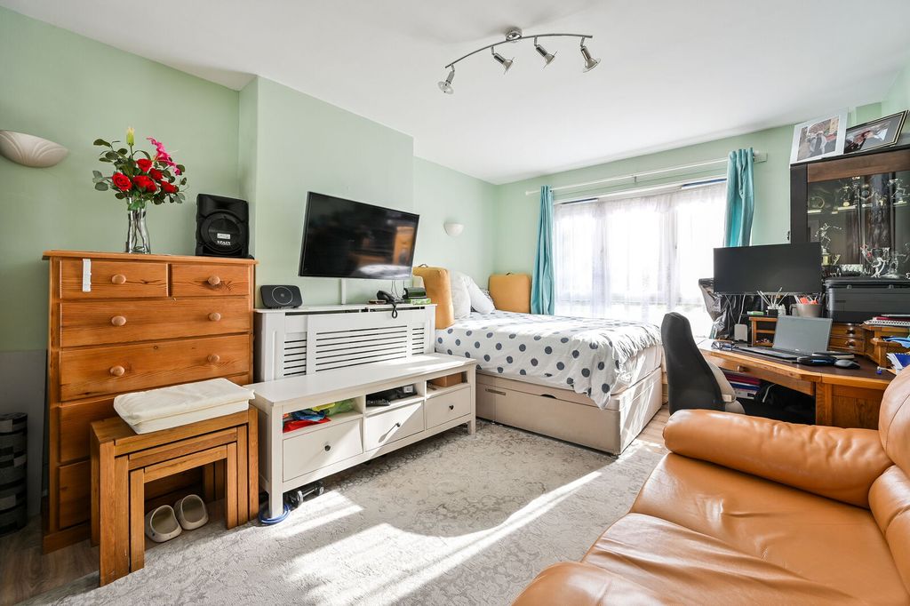 Property photo 1 of 14