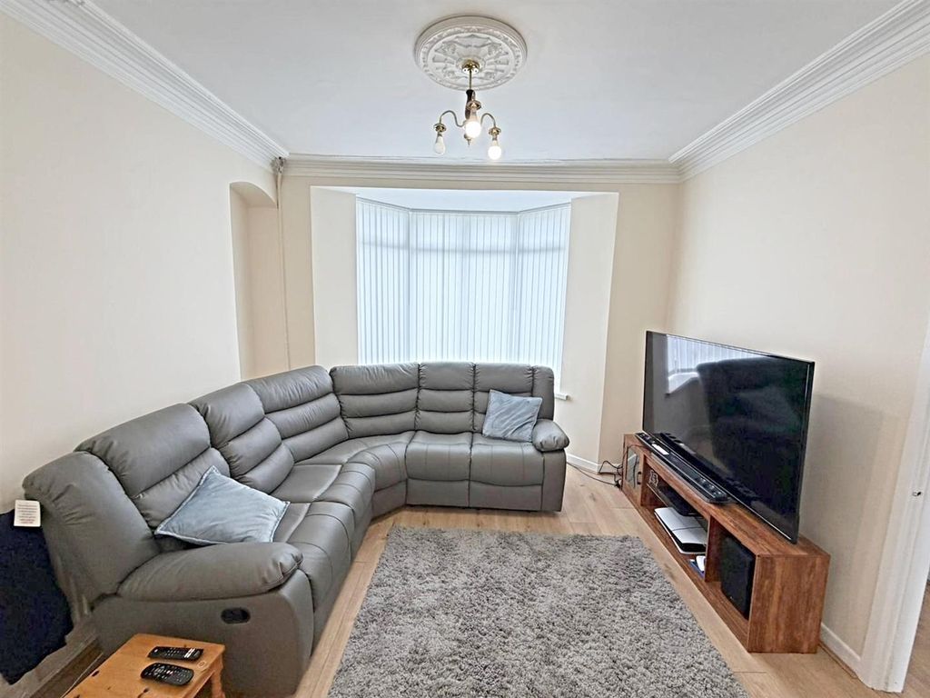 Property photo 2 of 12 Living Room