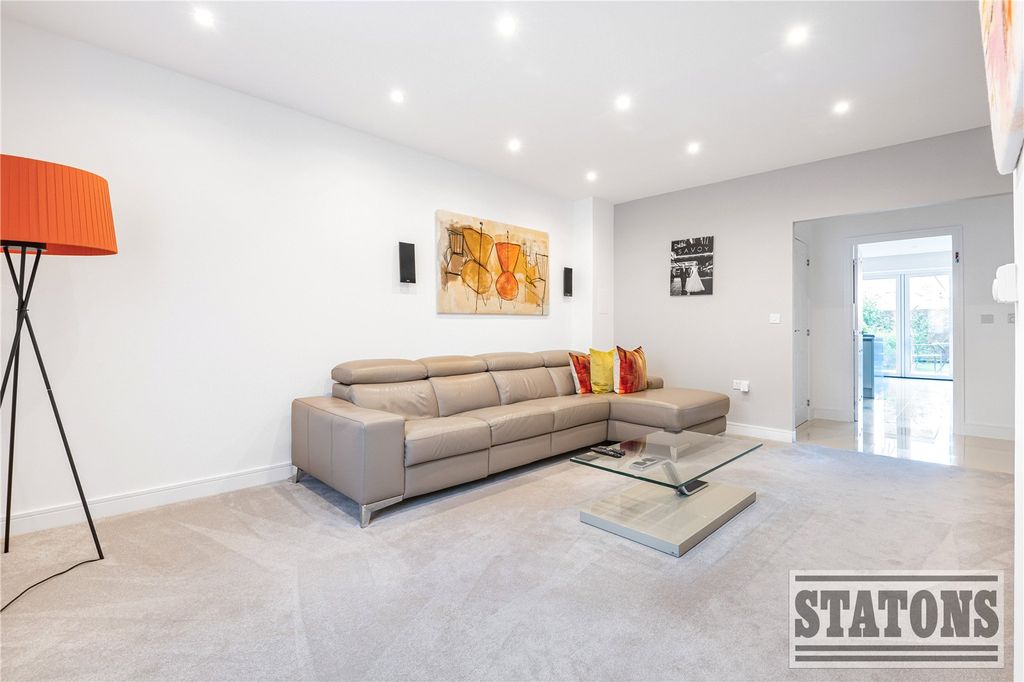 Property photo 3 of 25 Picture No. 04