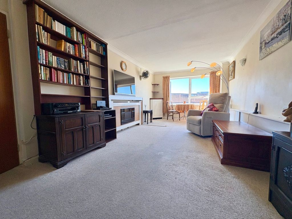 Property photo 3 of 19