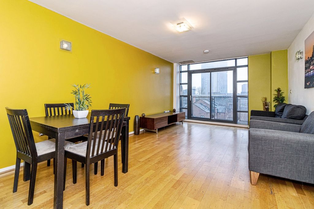 Property photo 2 of 9 Photo