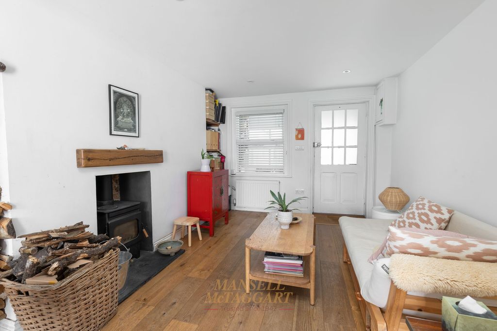Property photo 3 of 25