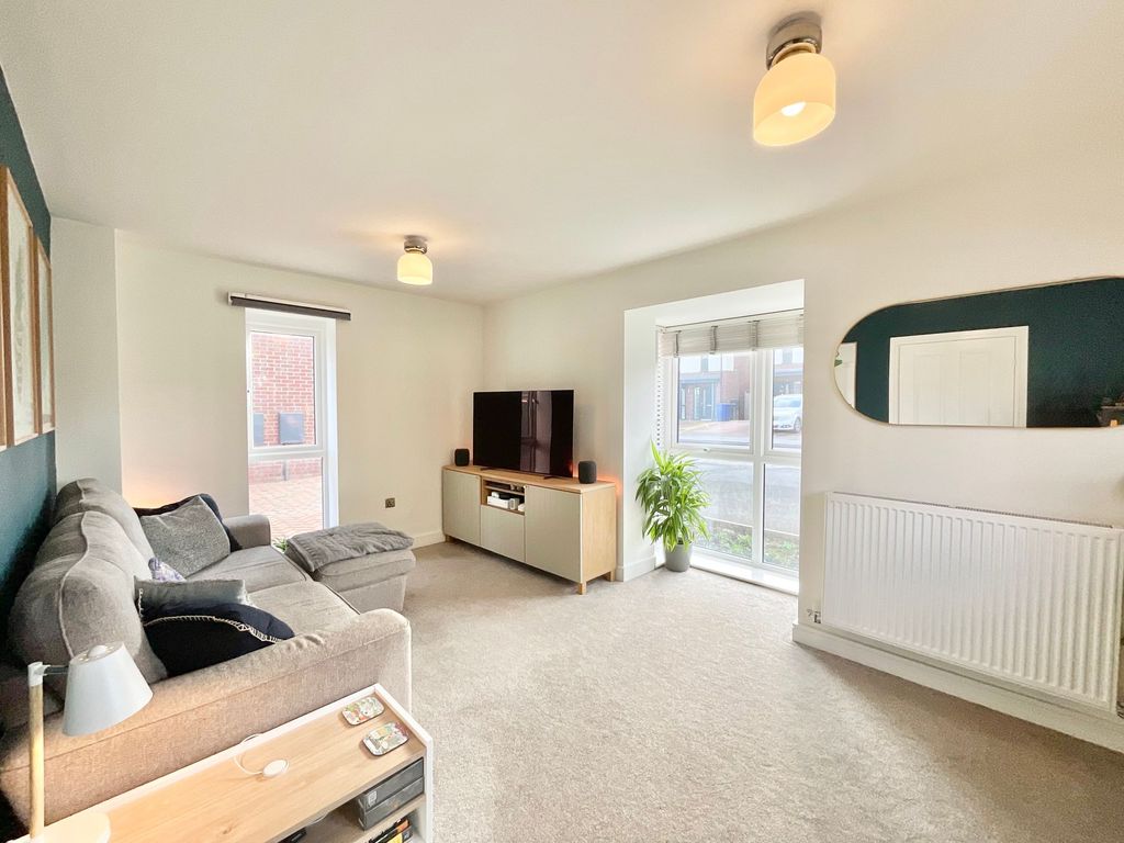 Property photo 2 of 23