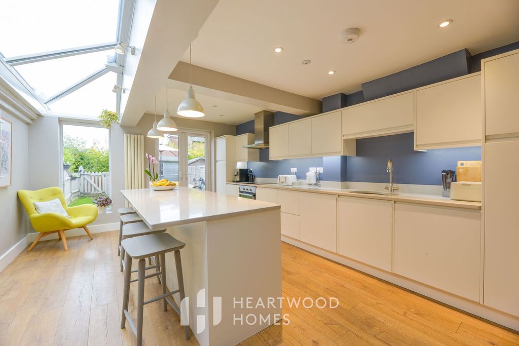 Property photo 1 of 17