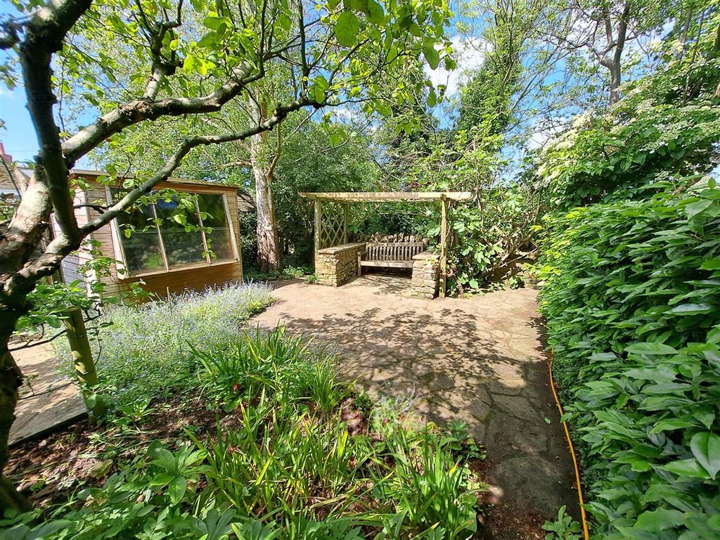 Property photo 3 of 14 Garden 4.Png