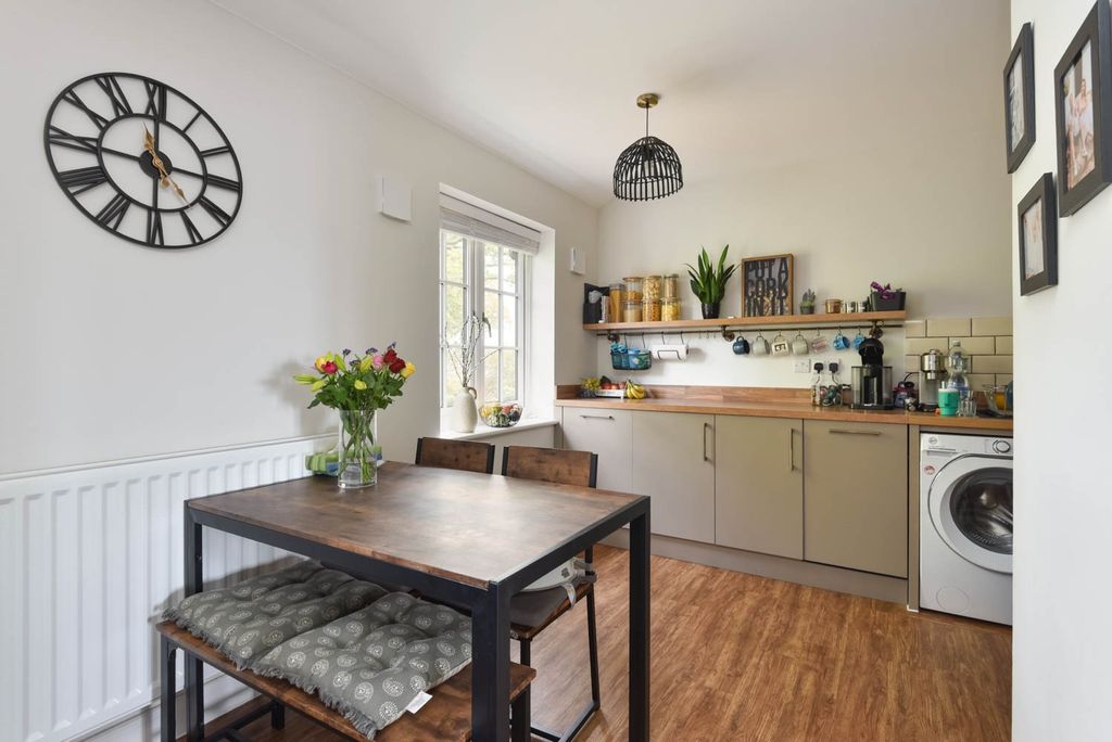 Property photo 3 of 10 4520455