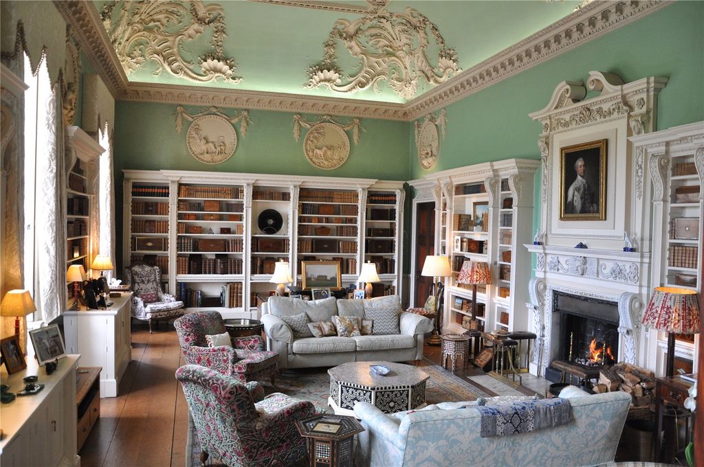 Property photo 3 of 24 Library