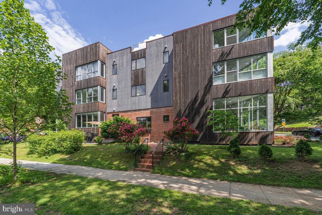 Property photo 1 of 27