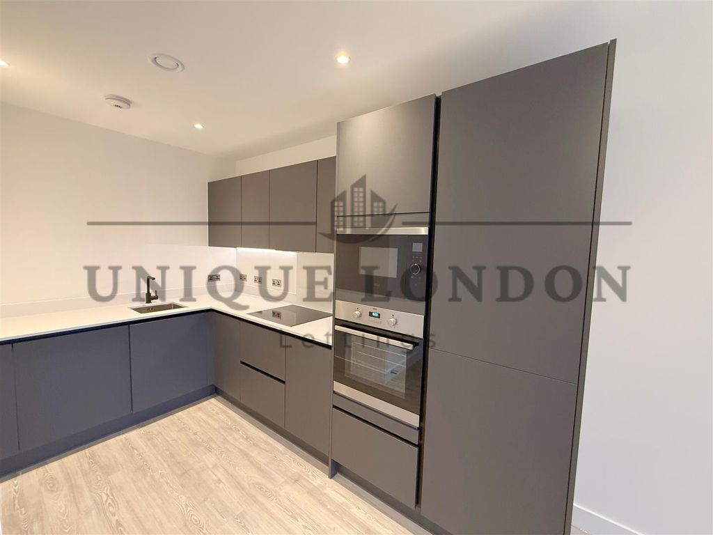 Property photo 3 of 12 387.Png