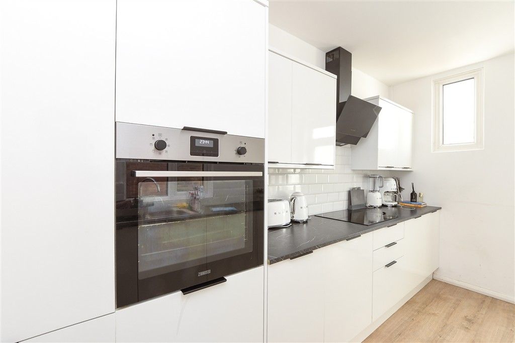 Property photo 3 of 14 Kitchen