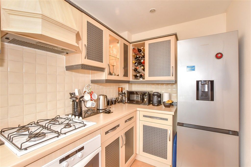 Property photo 3 of 12 Kitchen