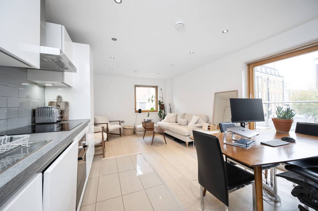 Property photo 3 of 10