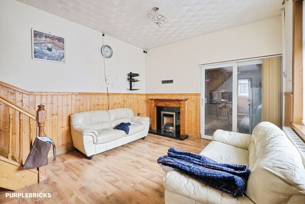 Property photo 2 of 30