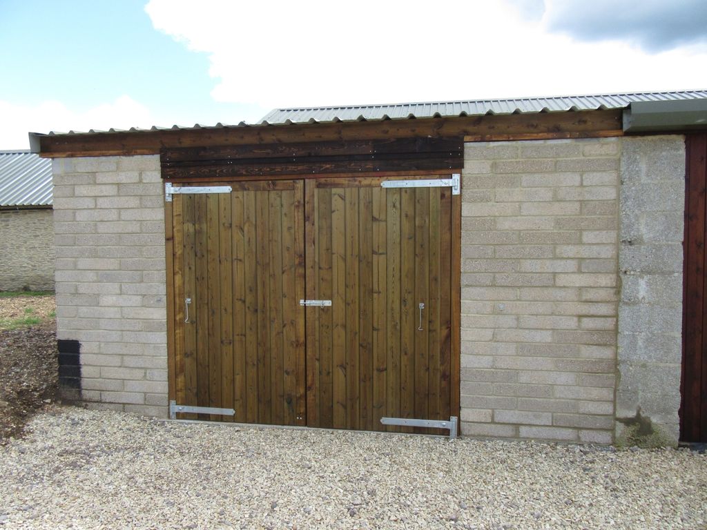Property photo 1 of 2 J7A Ext