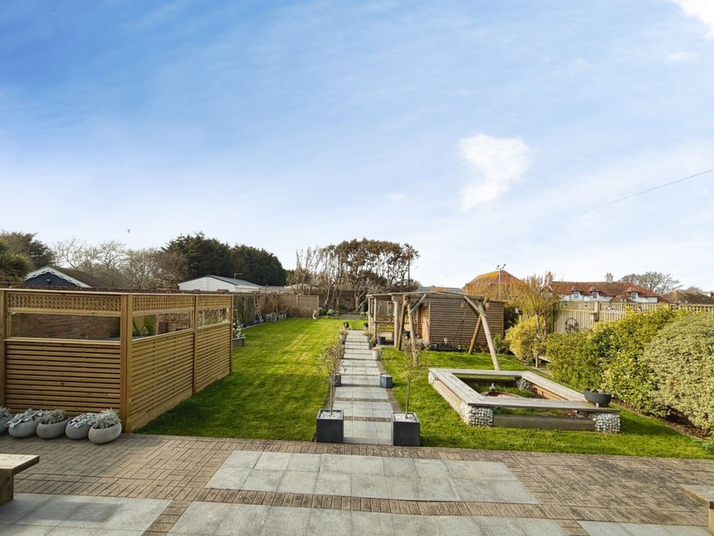 Property photo 2 of 27