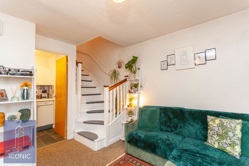 Property photo 2 of 9 Photo 3