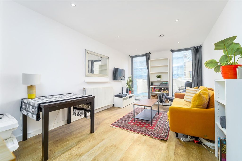 Property photo 3 of 12 Helliwell &amp; Co.Jpg