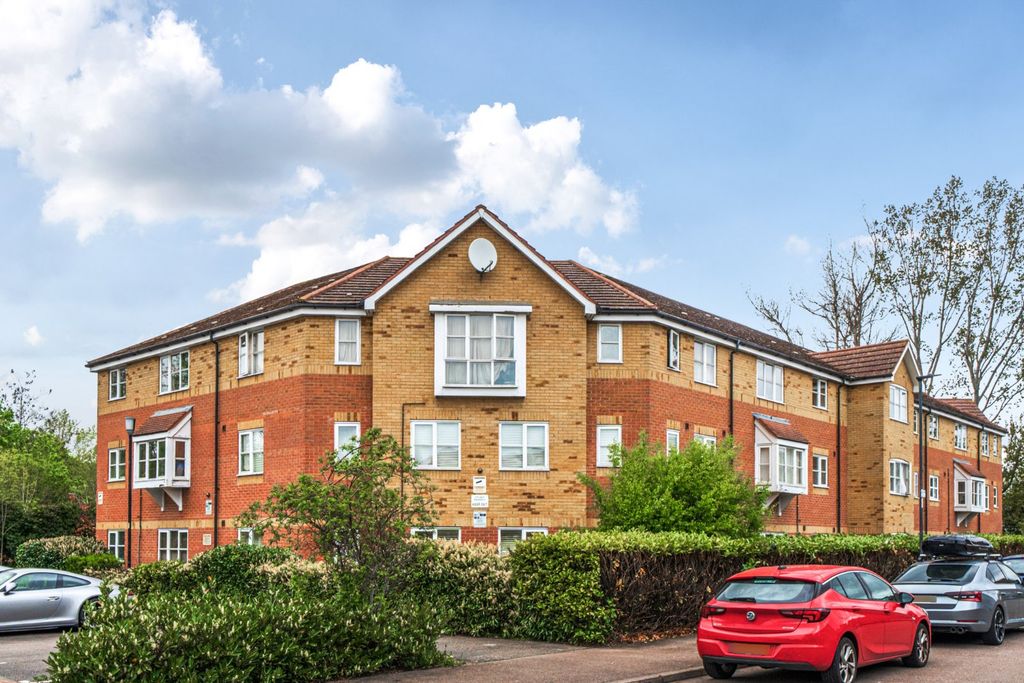 Property photo 1 of 17 External