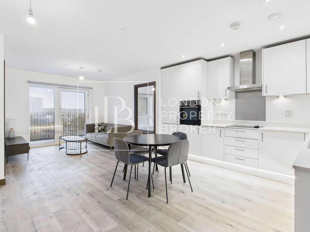 Property photo 2 of 26