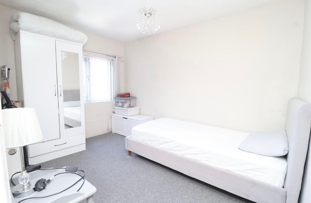 Property photo 3 of 12 Original-510C51B0-11Cb-4Cbd-A9Ae-2DC1942Bafae