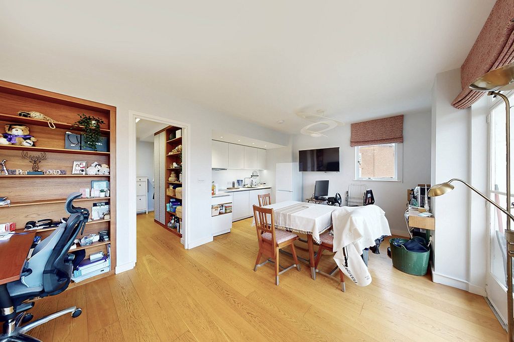 Property photo 3 of 12