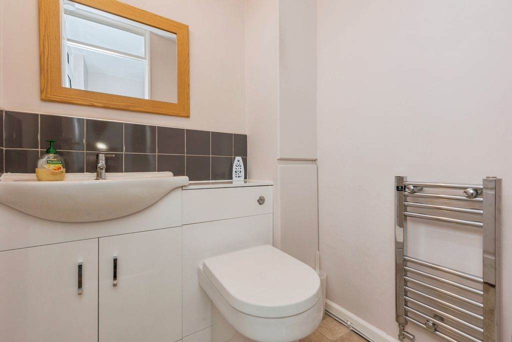 Property photo 3 of 17 Photo