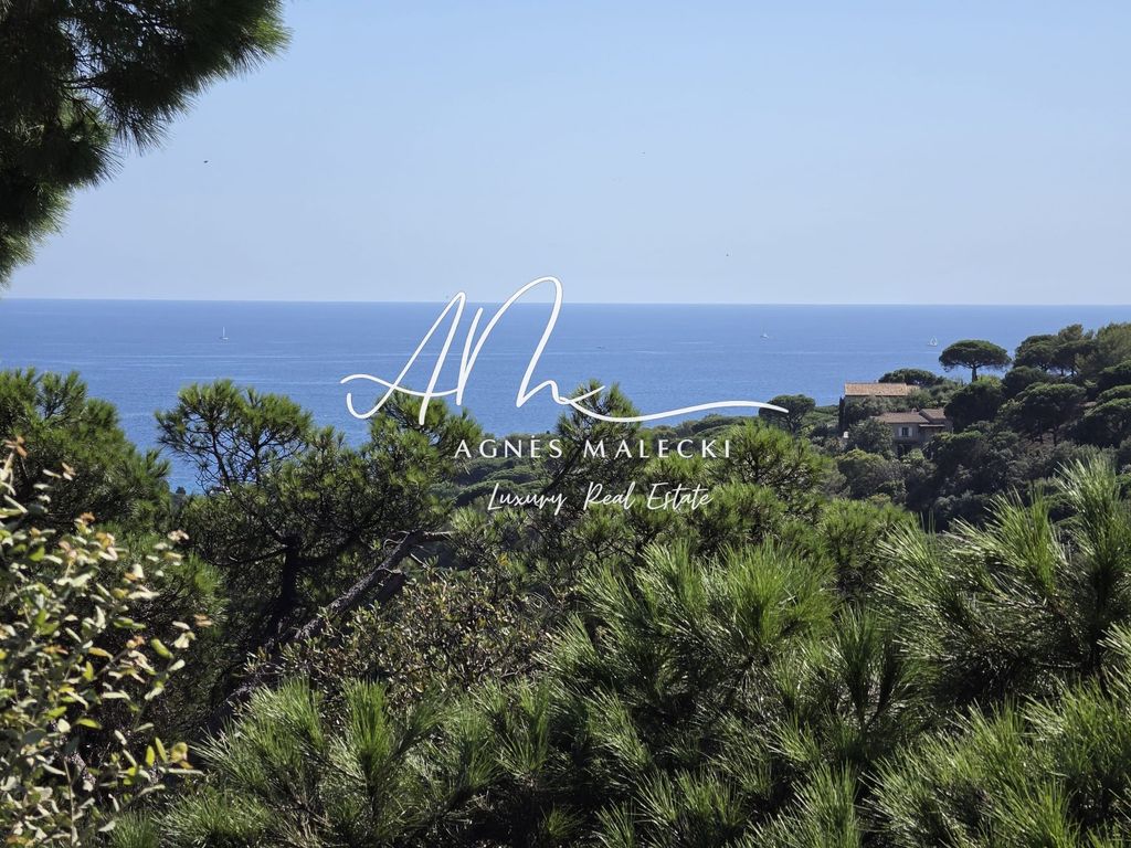 Property photo 1 of 17 Private Estate Between Ramatuelle And Gigaro Beaches, Very Beautiful Sea View, No Work Required