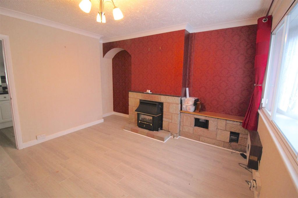 Property photo 2 of 9 Lounge