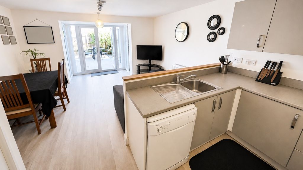 Property photo 2 of 23 Pbox-Img.Jpg