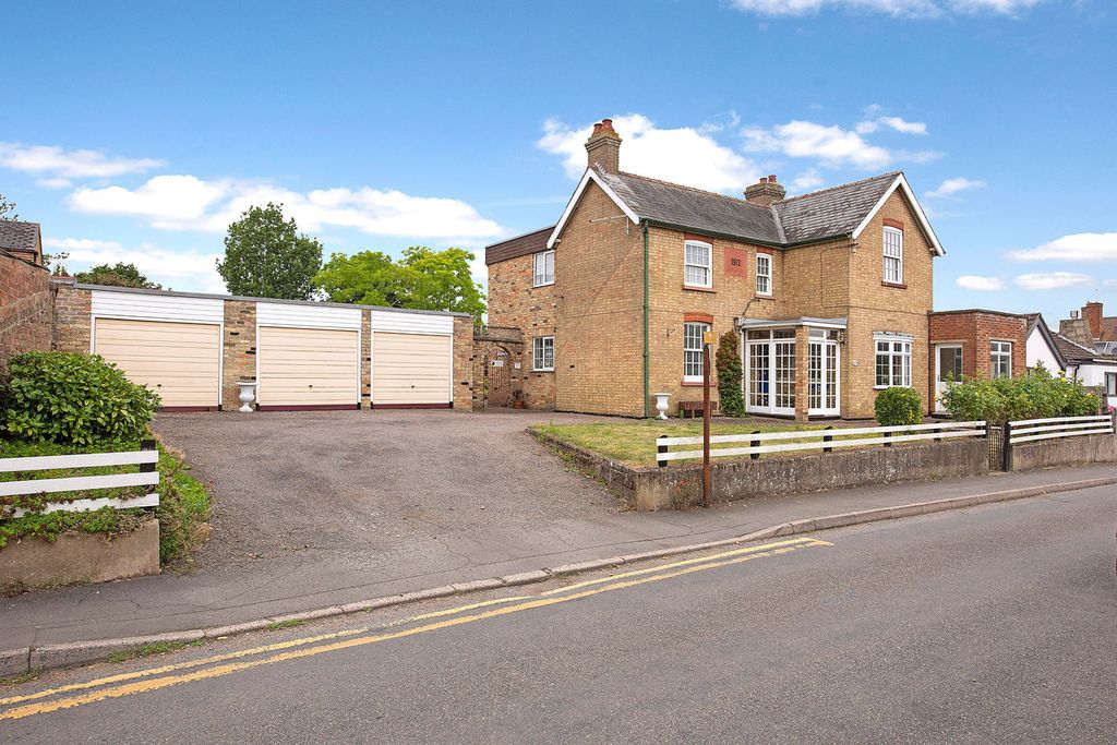 Property photo 1 of 31