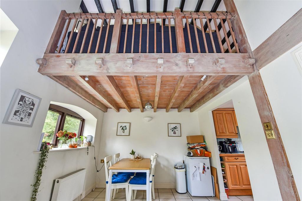 Property photo 2 of 25 Below Gallery Balcony.Jpg