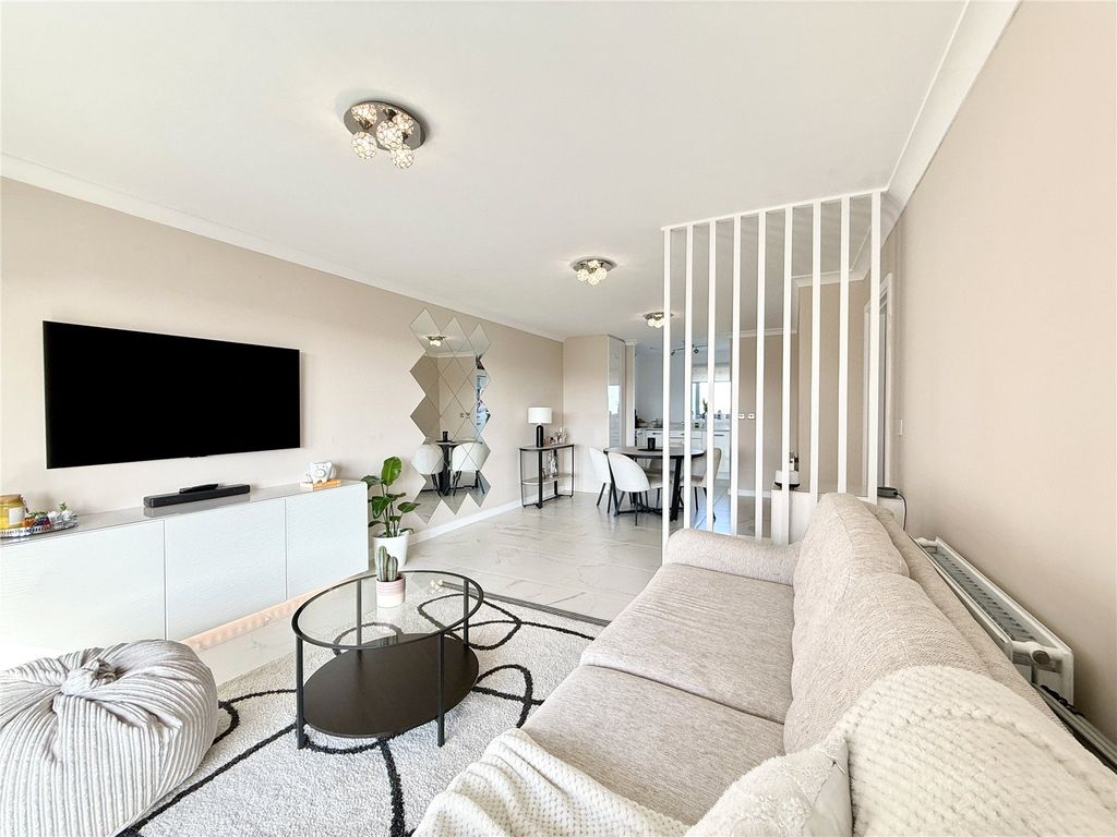 Property photo 2 of 17 Picture No. 52