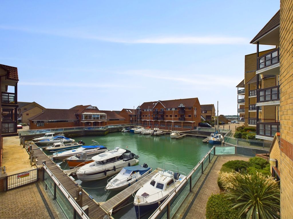 Property photo 2 of 17 Cam03519G0-Pr0076-Still001