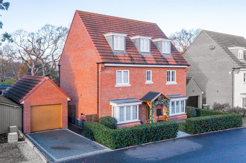 Property photo 1 of 27