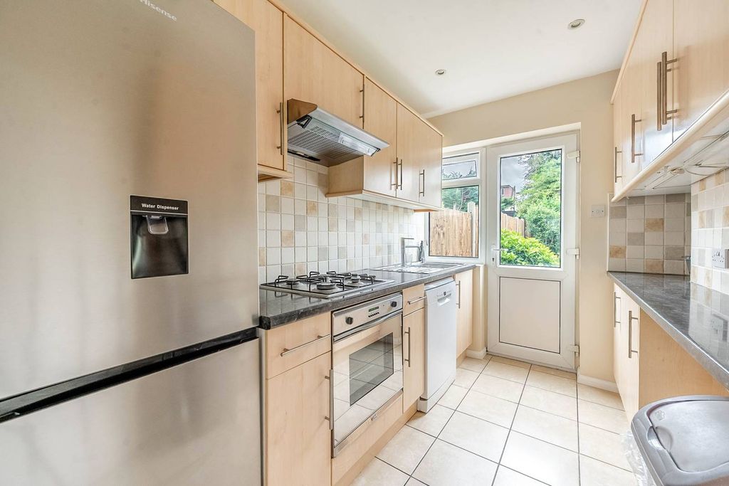 Property photo 3 of 11