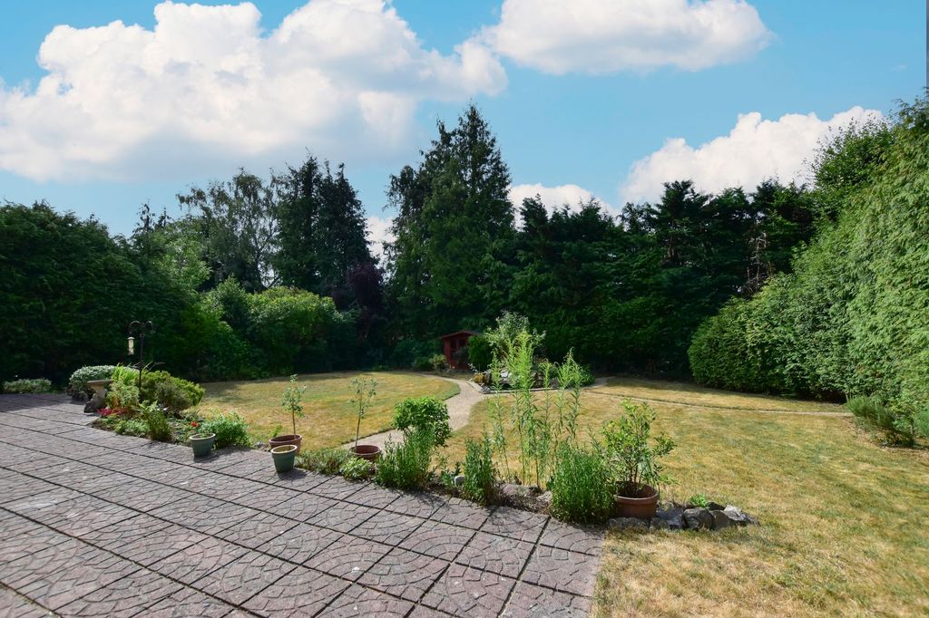 Property photo 2 of 39