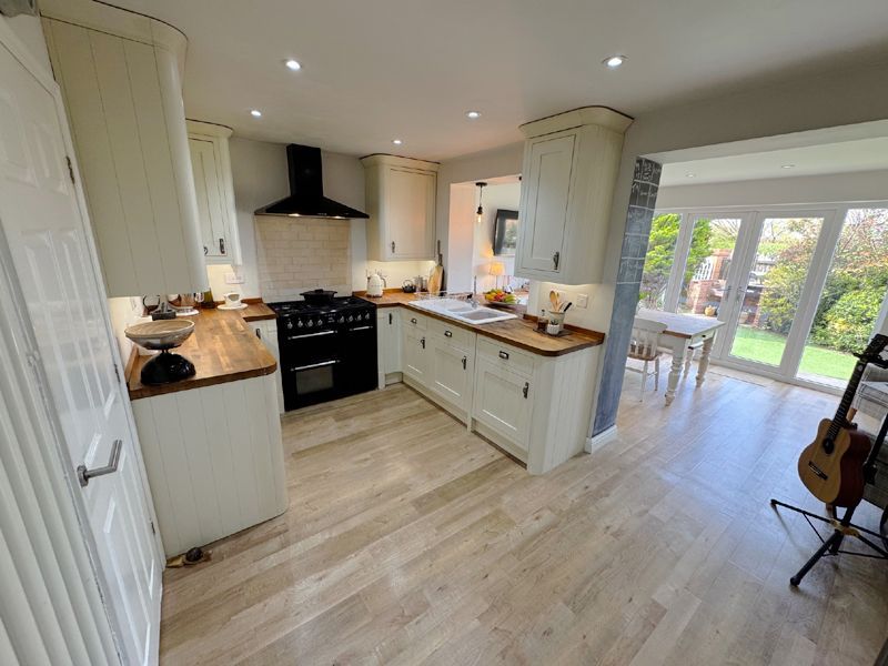 Property photo 2 of 36 Modern Fitted Kitchen