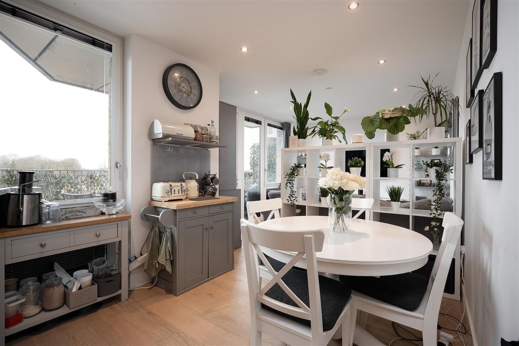 Property photo 3 of 17 Open Plan Living Are